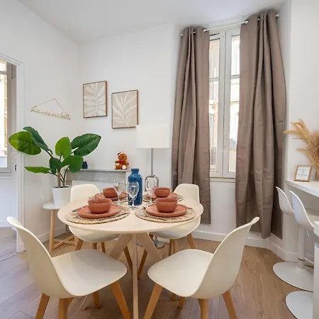 Chic Forville, 5 Min Palais & Port 아파트